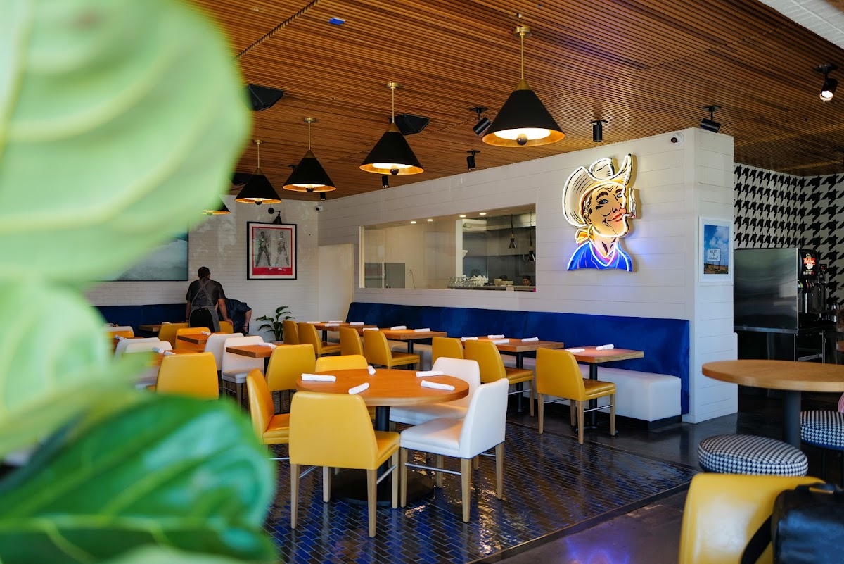 F1 Bar & Grill
